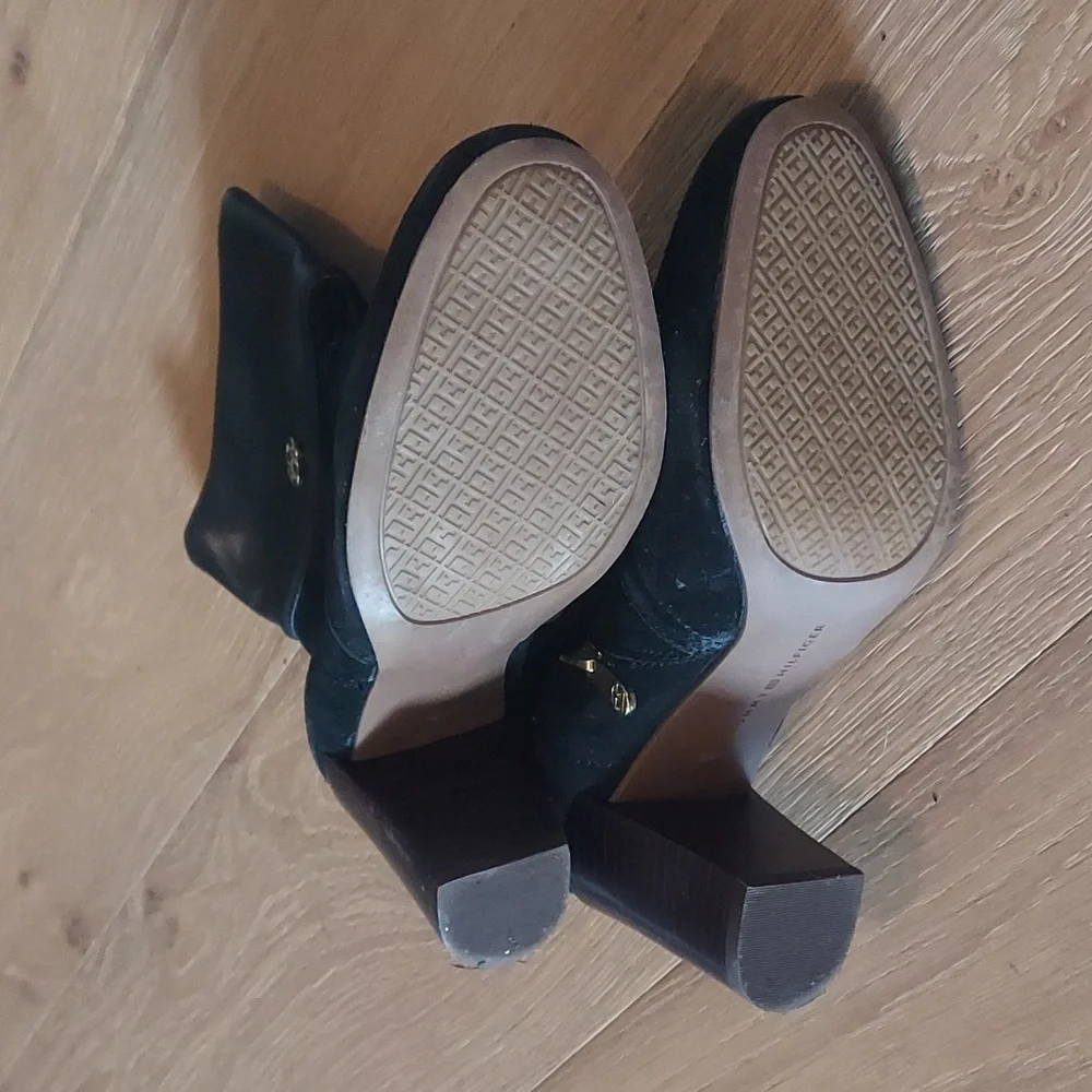 Tommy Hilfiger WOMEN'S BOOTS WITH 2 3/4 INCH HEELS - Picture 2 of 5